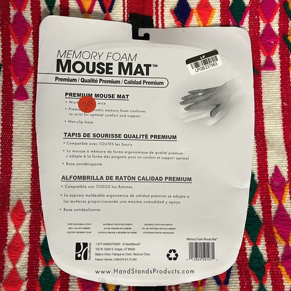 NWT NIP Handstands ergonomic, memory foam mouse pad black